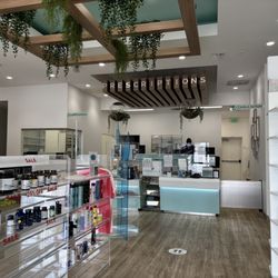 Pharma 1 Pharmacy & Wellness Center - Beautiful store with great parking