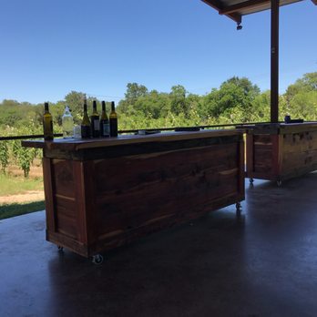 William Chris Vineyards - Outside wine tasting - Wineries Near Me - Hye, Texas William Chris Vineyards - Outside wine tasting - Wineries Near Me - Hye, Texas