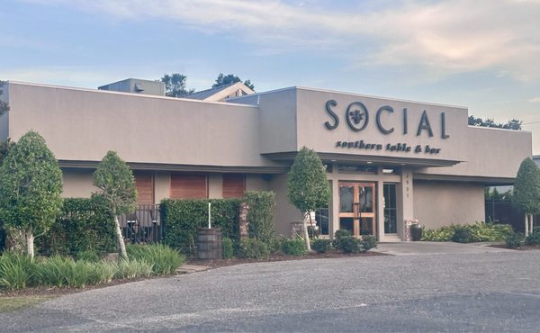 Social Southern Table & Bar by null