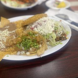 Carnitas Michoacanas - 10. Gordita y Taco Combo
