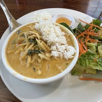 Archi's Thai Kitchen - 4. Red Curry Lunch Special with chicken - Thai Near Me - Las Vegas, Nevada