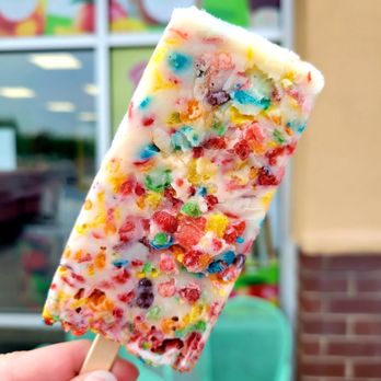 Vida Dulce - fruity pebbles popsicle - Desserts Near Me - Knightdale, North Carolina