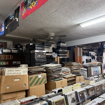 The Disc Exchange - Music & DVDs Near Me - Saint Petersburg, Florida The Disc Exchange - Music & DVDs Near Me - Saint Petersburg, Florida