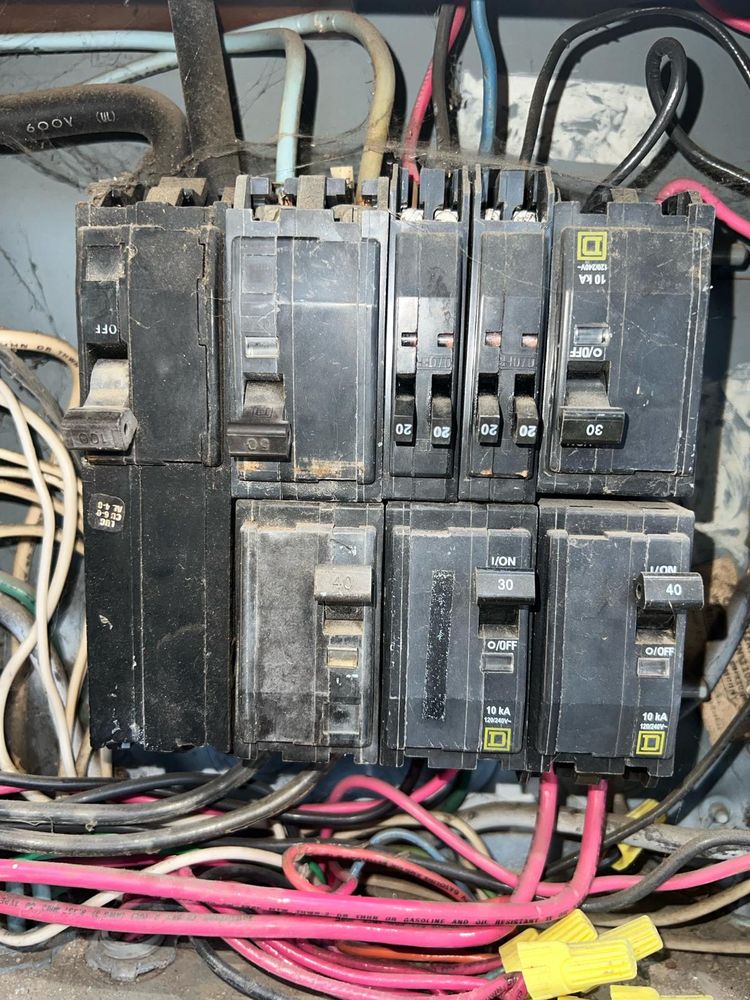 Slide of Betos Electric