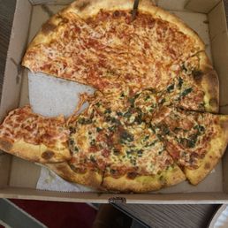 Medium Cheese/Pesto