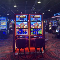 Dancing Eagle Casino - Billy the Pig