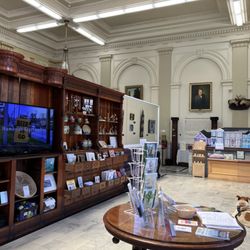 Clarke Historical Museum - Gift shop