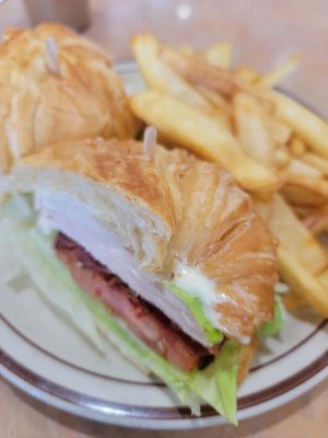 Kenos Menu KENO’S SPORTS BAR & GRILL - Updated December 2025 - 517 Photos & 423 ...