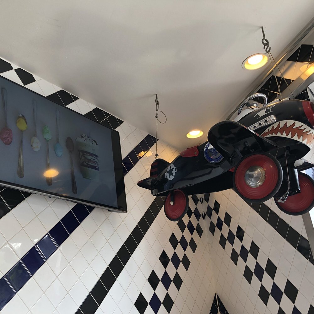 MooTime Creamery - Ice Cream & Frozen Yogurt Near Me - Coronado, California