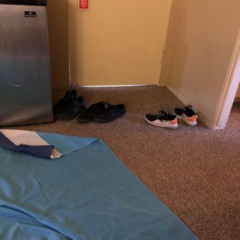 Contenta Inn - Gap under door - Hotels Near Me - Carmel Valley, California