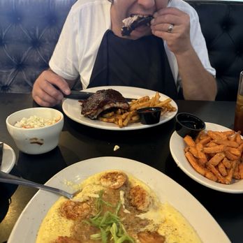Manning's Restaurant - American Near Me - Clayton, North Carolina