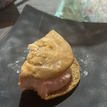 Abulón - Artesanal ice cream sandwich - Seafood Near Me - Puerto Vallarta, JAL Abulón - Artesanal ice cream sandwich - Seafood Near Me - Puerto Vallarta, JAL