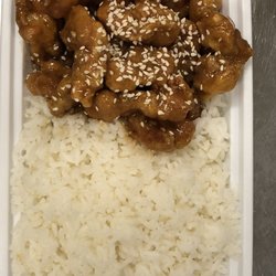 Yellow Ginger Chinese Restaurant - Sesame chicken combination