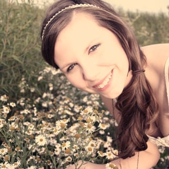 Sara Thompto Photography - Senior Photo by Sara Thompto Photography - Photographers Near Me Sara Thompto Photography - Senior Photo by Sara Thompto Photography - Photographers Near Me