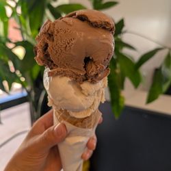 Heaven Creamery Boulder - Tiramisu and roasted banana