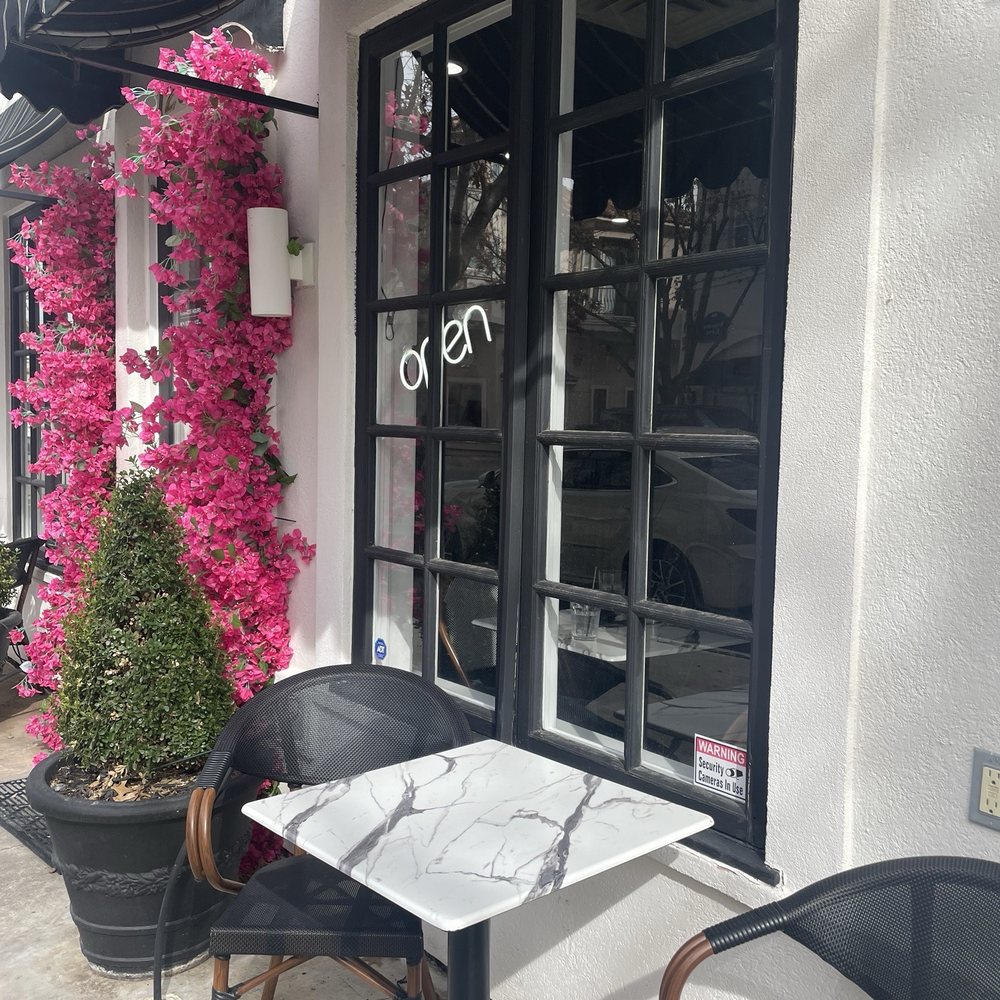 Temple Coffee & Eatery - Cute outside seating - Coffee Roasteries Near Me - Colleyville, Texas Temple Coffee & Eatery - Cute outside seating - Coffee Roasteries Near Me - Colleyville, Texas