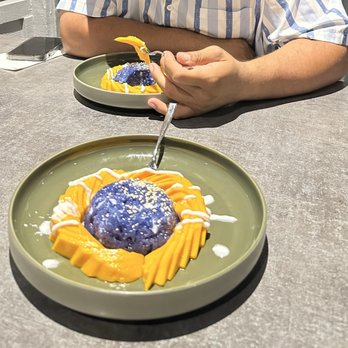 Chaam Eatery - Mango With Sticky Rice - Thai Near Me - Riverside, California