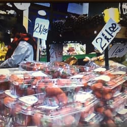 Sun's Produce - 2/1 strawberries. AMAZING DEAL!!!! 2/1 blackberries.