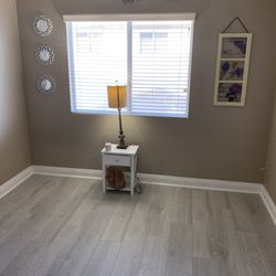 Ernesto's Carpet and Floor Services - Wood laminate installed