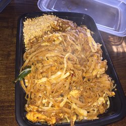 Bonfire Grill - Chicken pad Thai mild