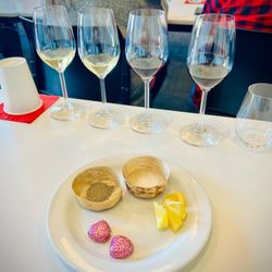 San Francisco Wine School - Food & wine pairing setup