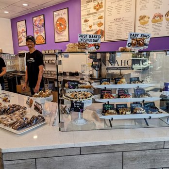 Cinnaholic - The awesome staff!! - Bakeries Near Me - Baltimore, Maryland