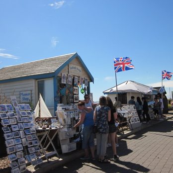 Brighton Beach - shops and food stalls - Beaches Near Me - Brighton, BNH Brighton Beach - shops and food stalls - Beaches Near Me - Brighton, BNH