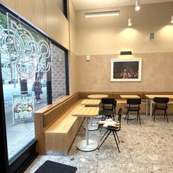 sweetgreen - Healthy Salads, Wraps, and Bowls - Interior (renovated, reopened April 2026)