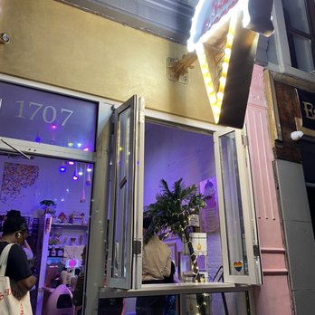UES. - Outside entrance - Ice Cream & Frozen Yogurt Near Me - New York, New York UES. - Outside entrance - Ice Cream & Frozen Yogurt Near Me - New York, New York