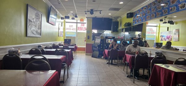 Pupuseria Mana by null