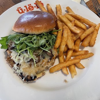 Ulele - Chicken sandwhich - New American Near Me - Tampa, Florida