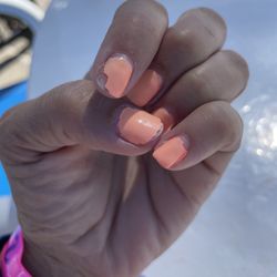 Holly Nails - Chipping that started on day 2 of gel mani