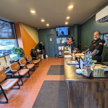 Dee Pats Awsomotive - Reception and waiting area - Auto Repair Near Me - Selden, New York Dee Pats Awsomotive - Reception and waiting area - Auto Repair Near Me - Selden, New York