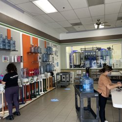 Wateria - The inside is always clean and the staff have always been very helpful and cordial. I would recommend this spot.