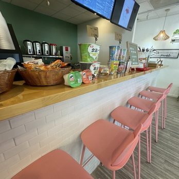 Uni Sweets Bakery and Tea - Custom Cakes Near Me - Honolulu, Hawaii