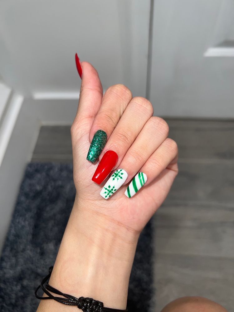 Tais Nails & Lashes Image