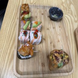 Sushi Rolls (can't remember each piece)