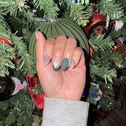 Dazzle Nails & Spa