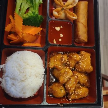 Noodle Wave - Thai Near Me - Garland, Texas