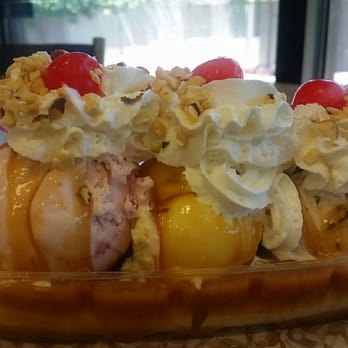 Baskin Robbins - Banana split.. - Ice Cream & Frozen Yogurt Near Me - Madera, California