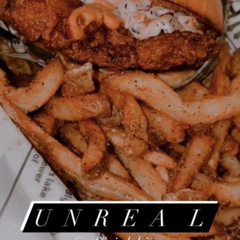 Chi Tea - Spicy Bird Sandwich Seasoned truffle fries - Bubble Tea Near Me - Lombard, Illinois