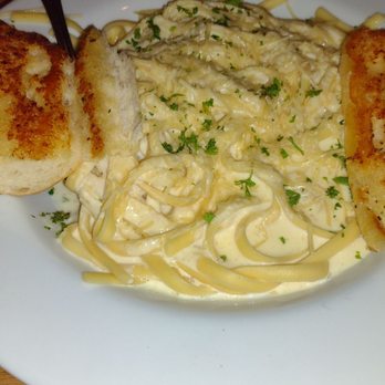 The Getaway - Fettuccine Alfredo - Italian Near Me - Lake Geneva, Wisconsin