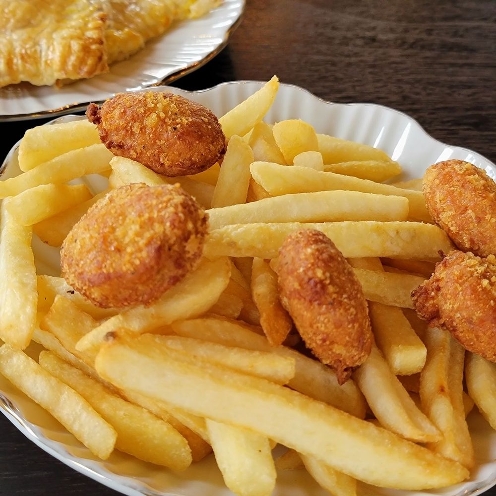 Fusion Social - Chicken Nuggets and fries - Desserts Near Me - Warrenville, Illinois Fusion Social - Chicken Nuggets and fries - Desserts Near Me - Warrenville, Illinois