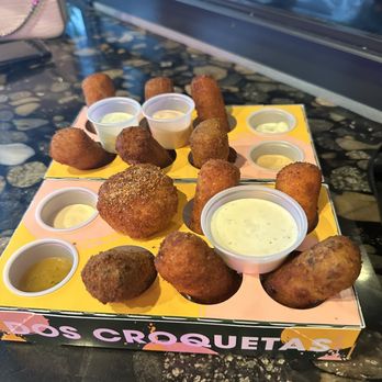 Dos Croquetas - Bakeries Near Me - Miami, Florida