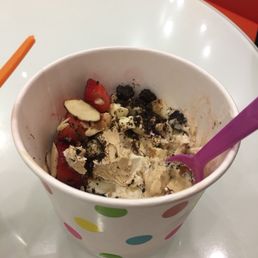 Super yummy! I always get cheesecake and oreos on mine! Cute spoons and cups too :) Super yummy! I always get cheesecake and oreos on mine! Cute spoons and cups too :)