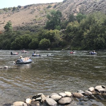 Mayberry Park - Tubing down the Truckee River - Parks Near Me - Reno, Nevada