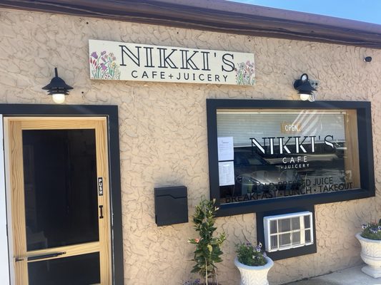 Nikki's Cafe and Juicery by null