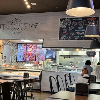 Crab Mentality - At the right as you enter Island Pacific - Seafood Near Me - Santa Clarita, California Crab Mentality - At the right as you enter Island Pacific - Seafood Near Me - Santa Clarita, California