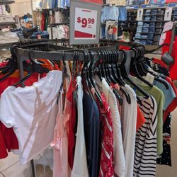 Old Navy Outlet - Sales