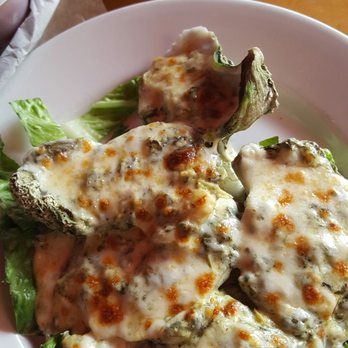 Finnegan's Way - oysters rockefeller order is 4 but ther served me 6.  Not only delicious but I feel special - Sports Bars Near Me - Miami Beach, Florida